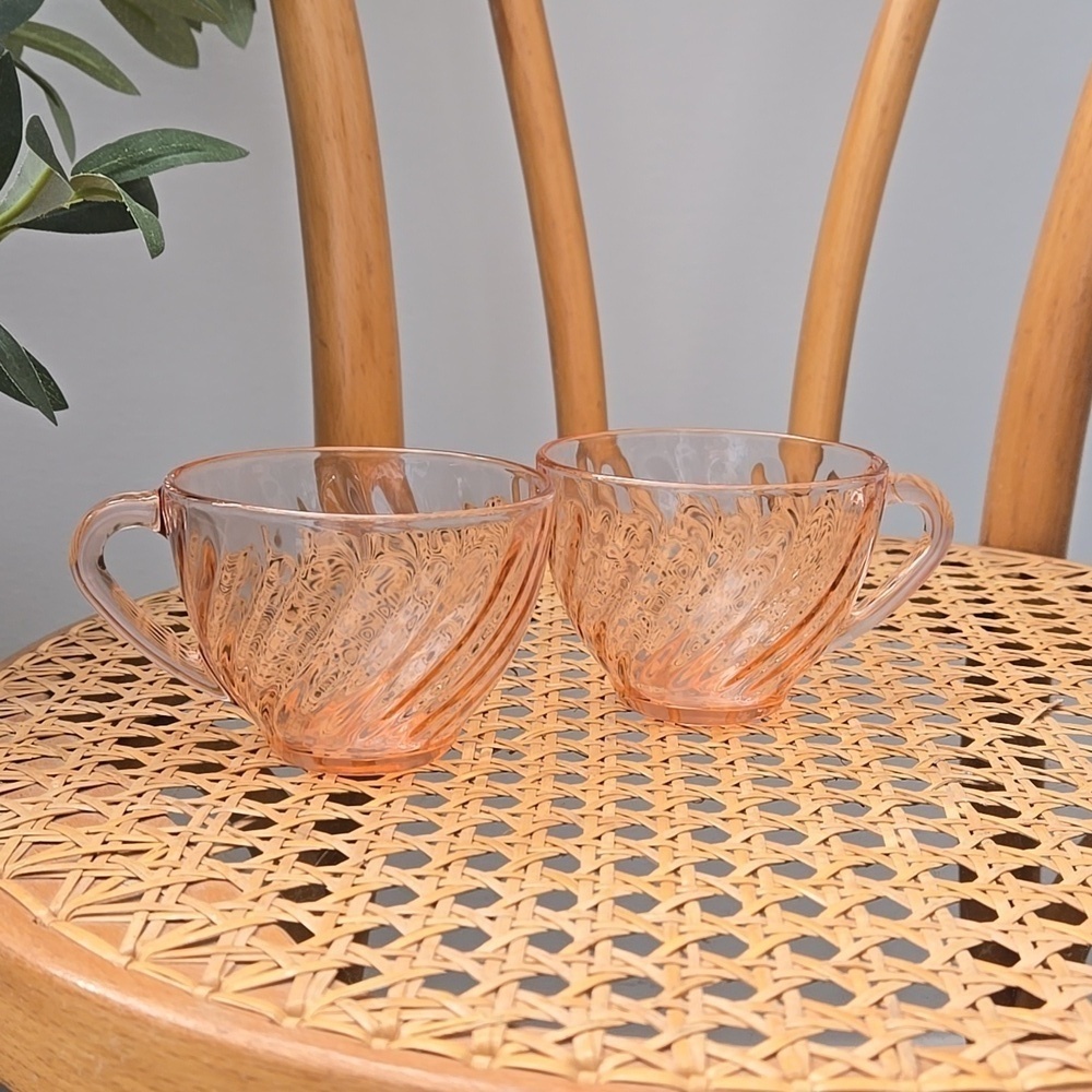 Vintage 80's Arcoroc France Pink Rosaline Swirl Glass Teacups - Picture 3 of 5